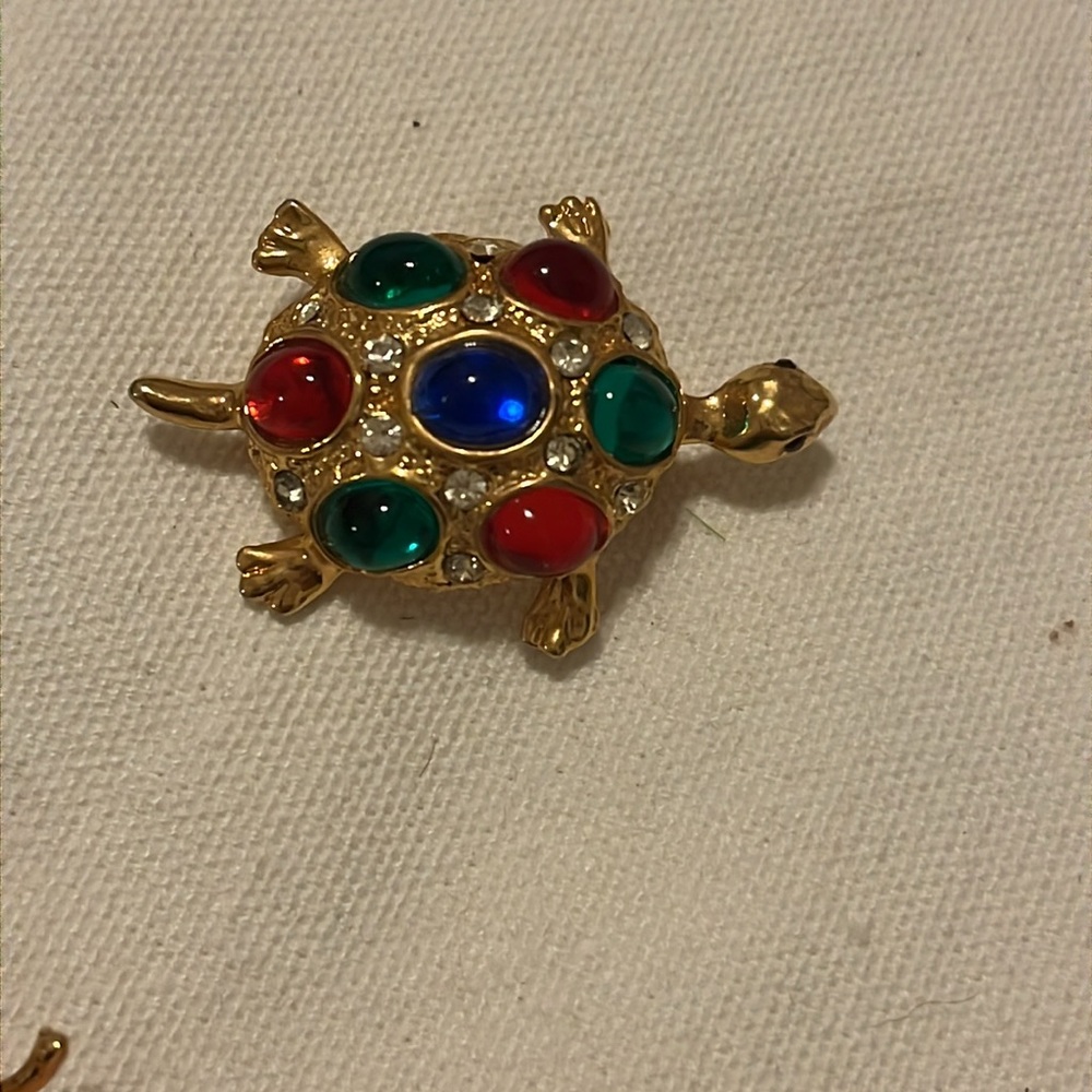 Vintage brooch/pin bundle - Picture 2 of 5